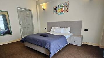 Double Room, Mountain View | Desk, laptop workspace, free WiFi