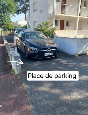 Property grounds - Cosy apartment 2 steps from the beach parking included (Royan)