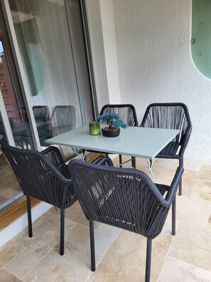 Buiten dineren