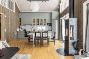 Cabin, 4 Bedrooms, Pets Not Allowed, Mountain View | Private kitchen | Highchair - Orrmötesvägen 21 - Funäsdalen (Funäsdalen)