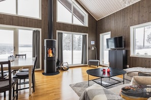 Cabin, 4 Bedrooms, Pets Not Allowed, Mountain View | Interior