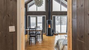 Cabin, 4 Bedrooms, Pets Not Allowed, Mountain View | Interior