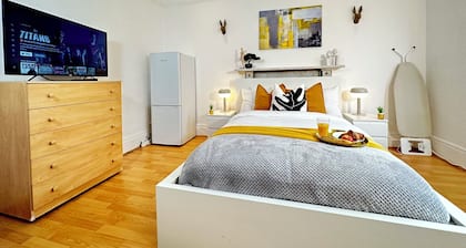 Modern Retreat in Birmingham