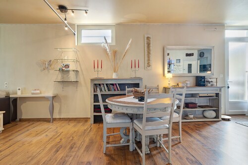 Holiday Home 'Chez Moi' with Private Garden, Wi-Fi and Air Conditioning