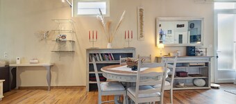 Holiday Home 'Chez Moi' with Private Garden, Wi-Fi and Air Conditioning