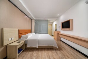 Quarto solteiro luxo, varanda | Wi-Fi de cortesia