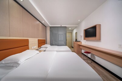 Guangzhou Meihua Hotel