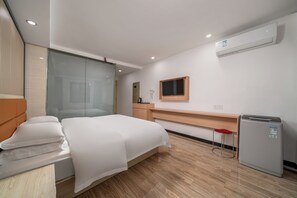 Quarto solteiro luxo, varanda | Wi-Fi de cortesia