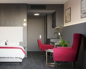 Minibar, in-room safe, desk, laptop workspace - PLAZA Residence Mannheim (Mannheim)