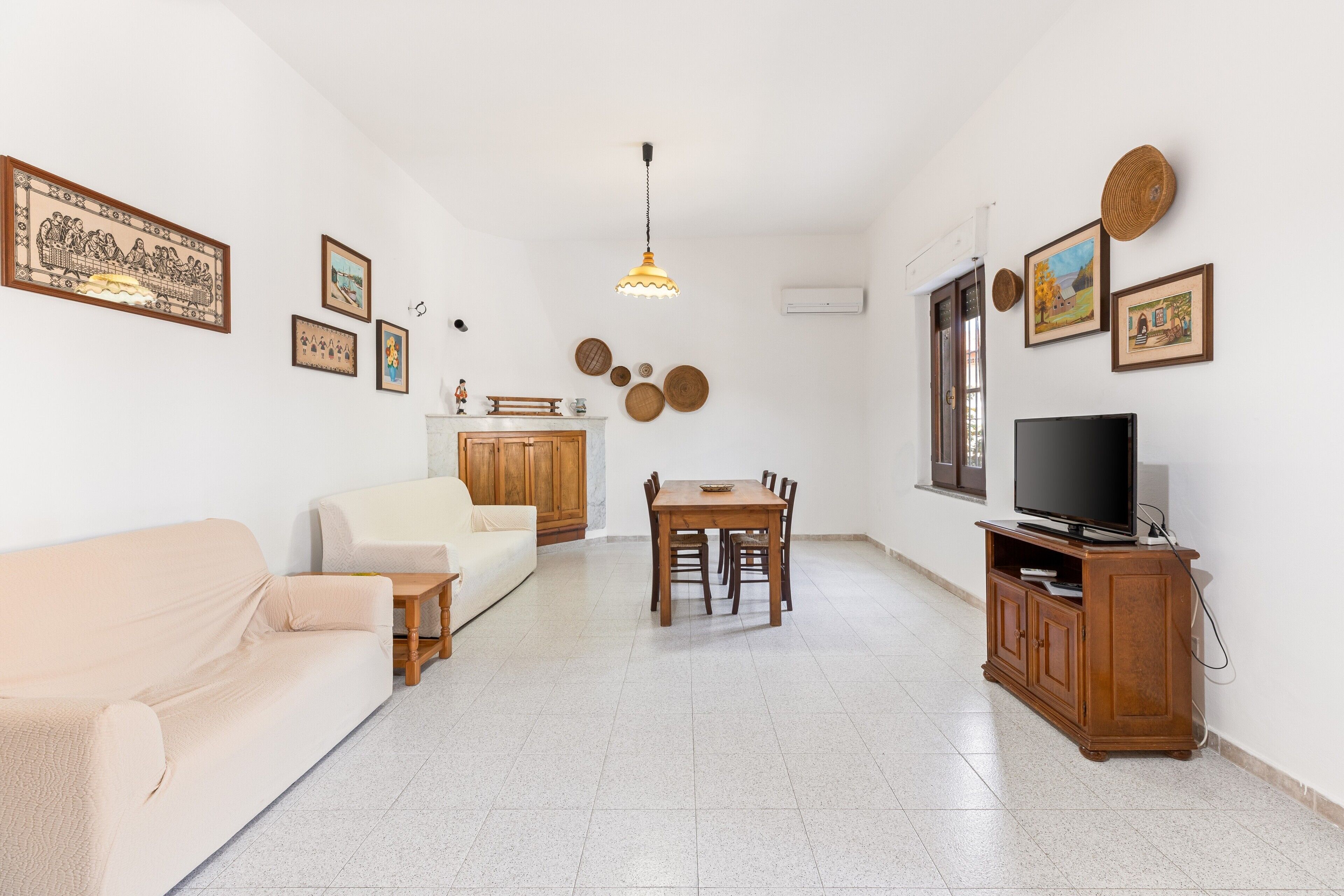 TV, lareira