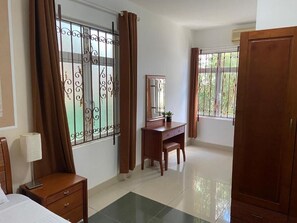 In-room safe, blackout curtains, soundproofing, free WiFi - Résidence Fleur de Canne (mont choisy)