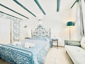 Iron/ironing board, WiFi, bed sheets - Vrbo Property (Finale Ligure)
