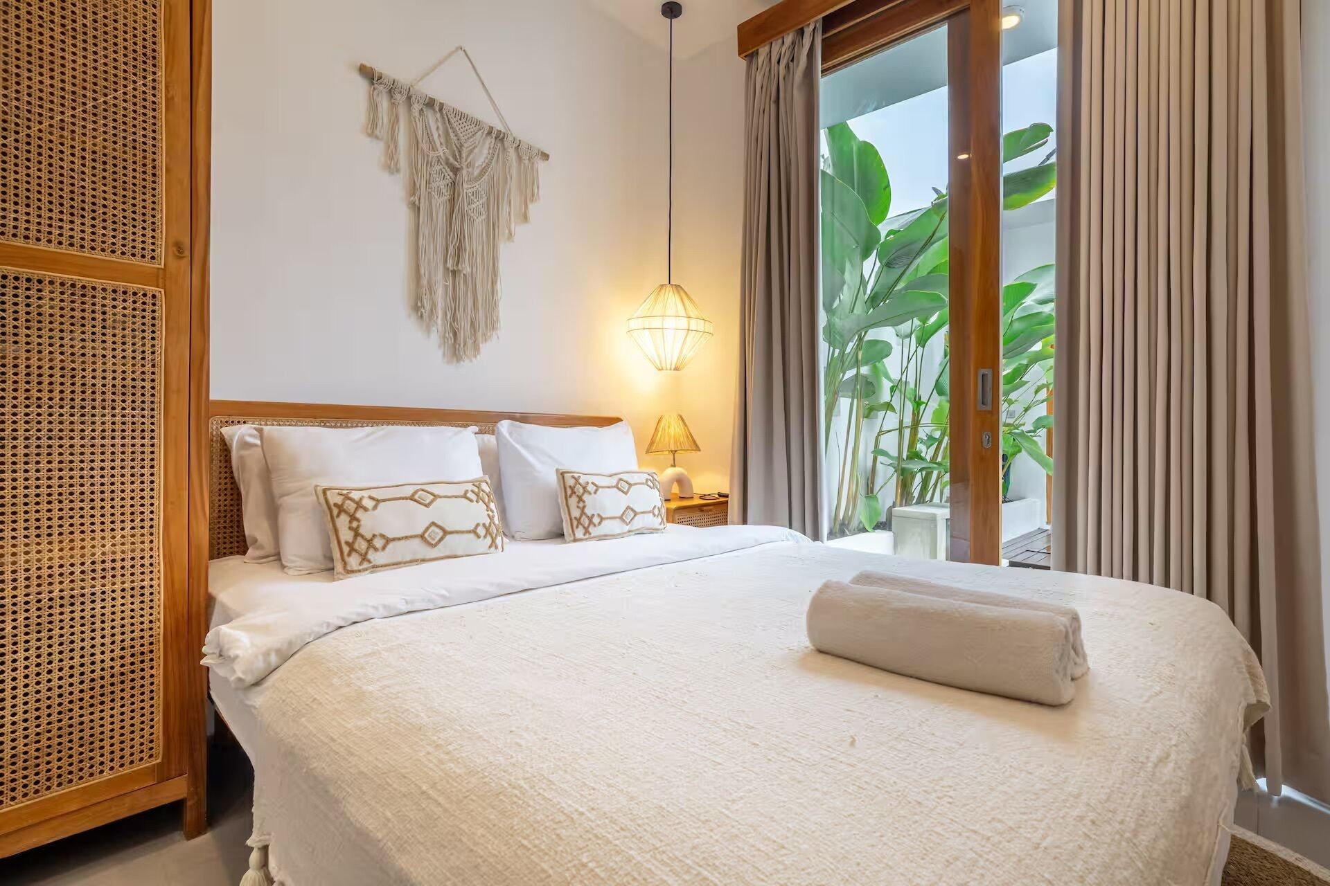 Deluxe Villa, 2 Bedrooms, Private Pool | Egyptian cotton sheets, premium bedding, in-room safe