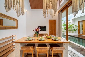 Biệt thự Deluxe, 2 phòng ngủ, hồ bơi riêng | Bếp riêng | Gia vị, sản phẩm vệ sinh thân thiện với môi trường, khăn giấy, đảo bếp 