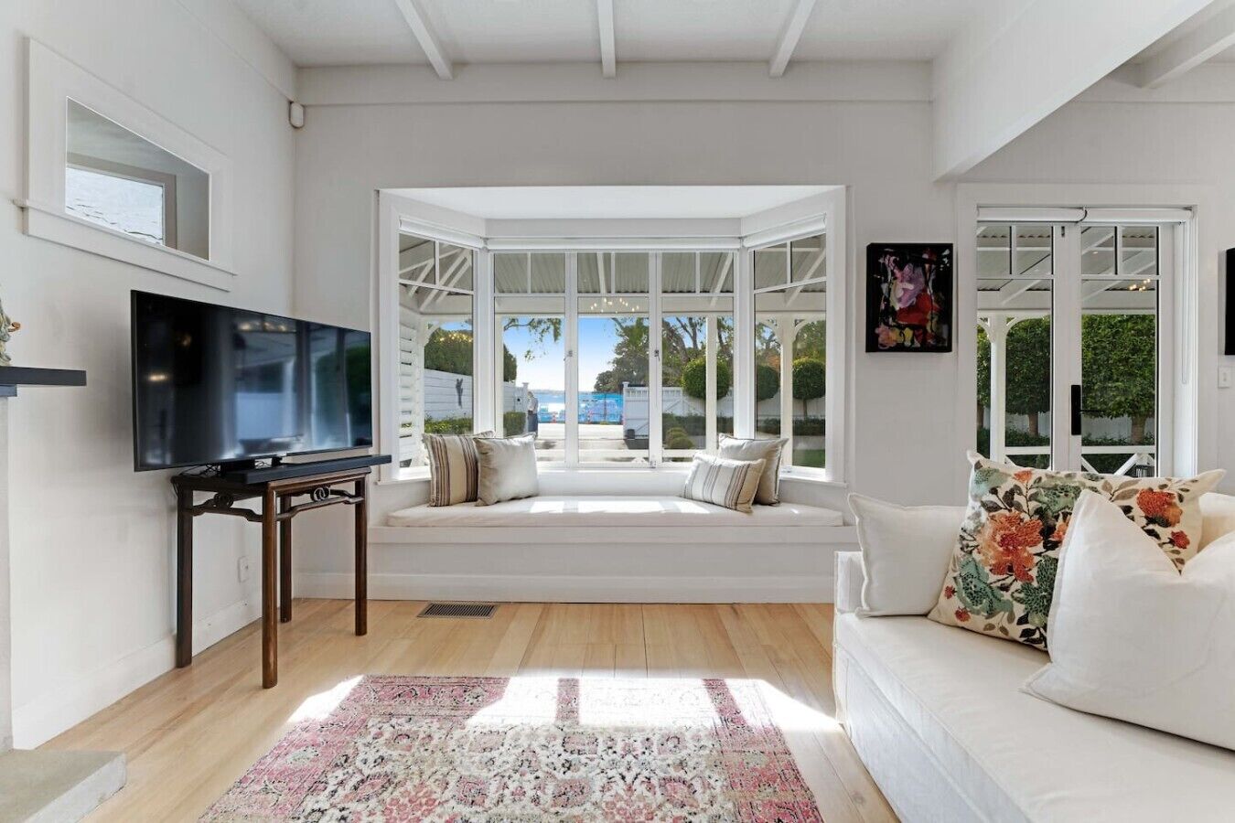 تلفزيون، مكتب