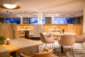 Dining - Hotel Zirbenhof (Hochfügen)