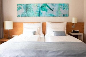 Caja de seguridad en la habitación, wifi gratis y ropa de cama 