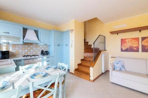 Living area - Hostdomus - Villa Bea (Magliolo)