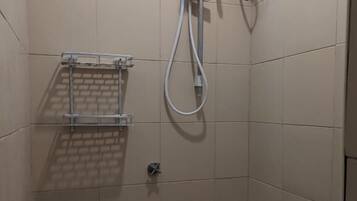 Shower, free toiletries, towels, soap