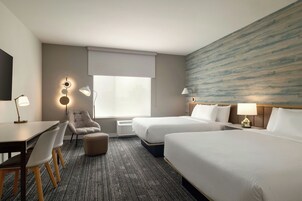 Suite estudio, 2 camas de matrimonio | Escritorio, cunas gratuitas, wifi gratis y ropa de cama
