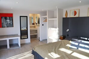 Iron/ironing board, WiFi, bed sheets - Exceptional extended stays in luxury rooms 15 minutes from Elche. (Crevillent)