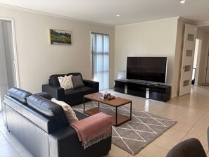 TV - Modern Napier Comfort (Napier)