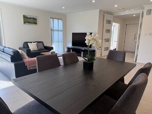 Interior - Modern Napier Comfort (Napier)