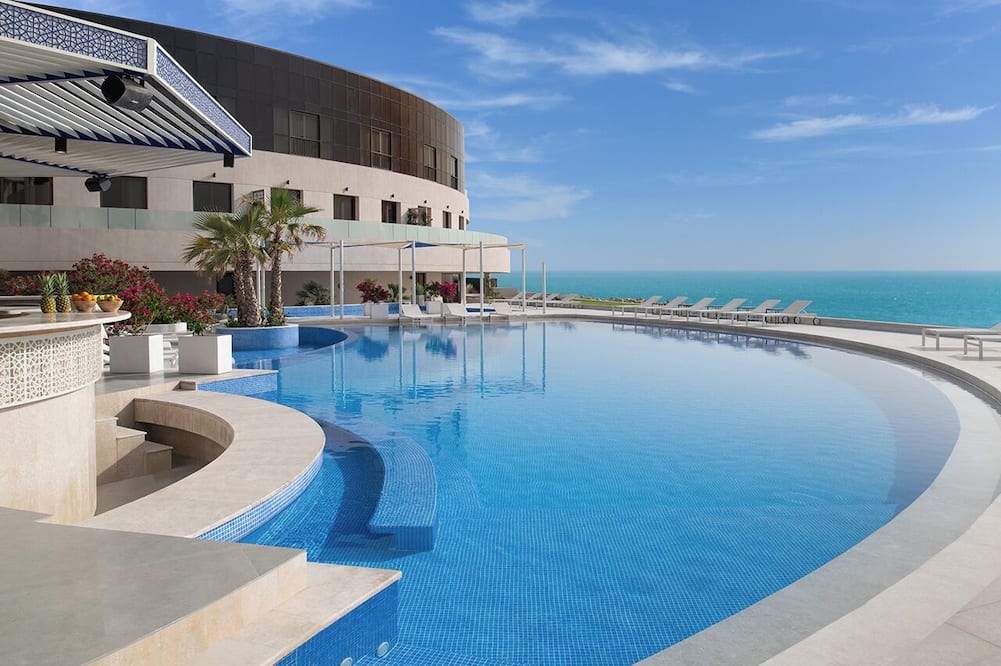 Ray Hotel by Cloud 7