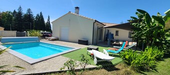 pavillon avec piscine