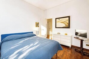 Iron/ironing board, WiFi, bed sheets - Vrbo Property (Alassio)