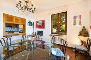 Dining - Vrbo Property (Alassio)