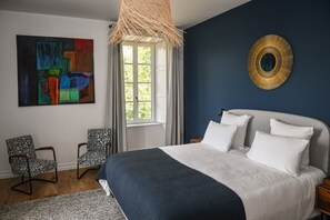 Desk, iron/ironing board, travel cot, WiFi - Vrbo Property (22740 LEZARDRIEUX)