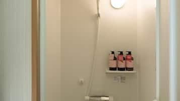 Habitación doble, vista a la montaña | Baño | Regadera, amenidades de baño gratuitas, secadora de cabello, bidet