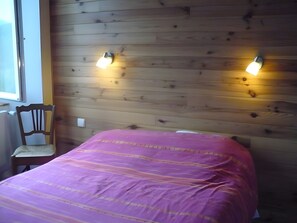 4 makuuhuonetta, silitysrauta/-lauta, Wi-Fi