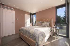 Iron/ironing board, internet, bed sheets - Magnificent contemporary villa with swimming pool (Biot)