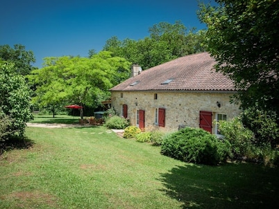 La Ferme de Belbouys, vacation home in oasis of calm, dogs welcome!