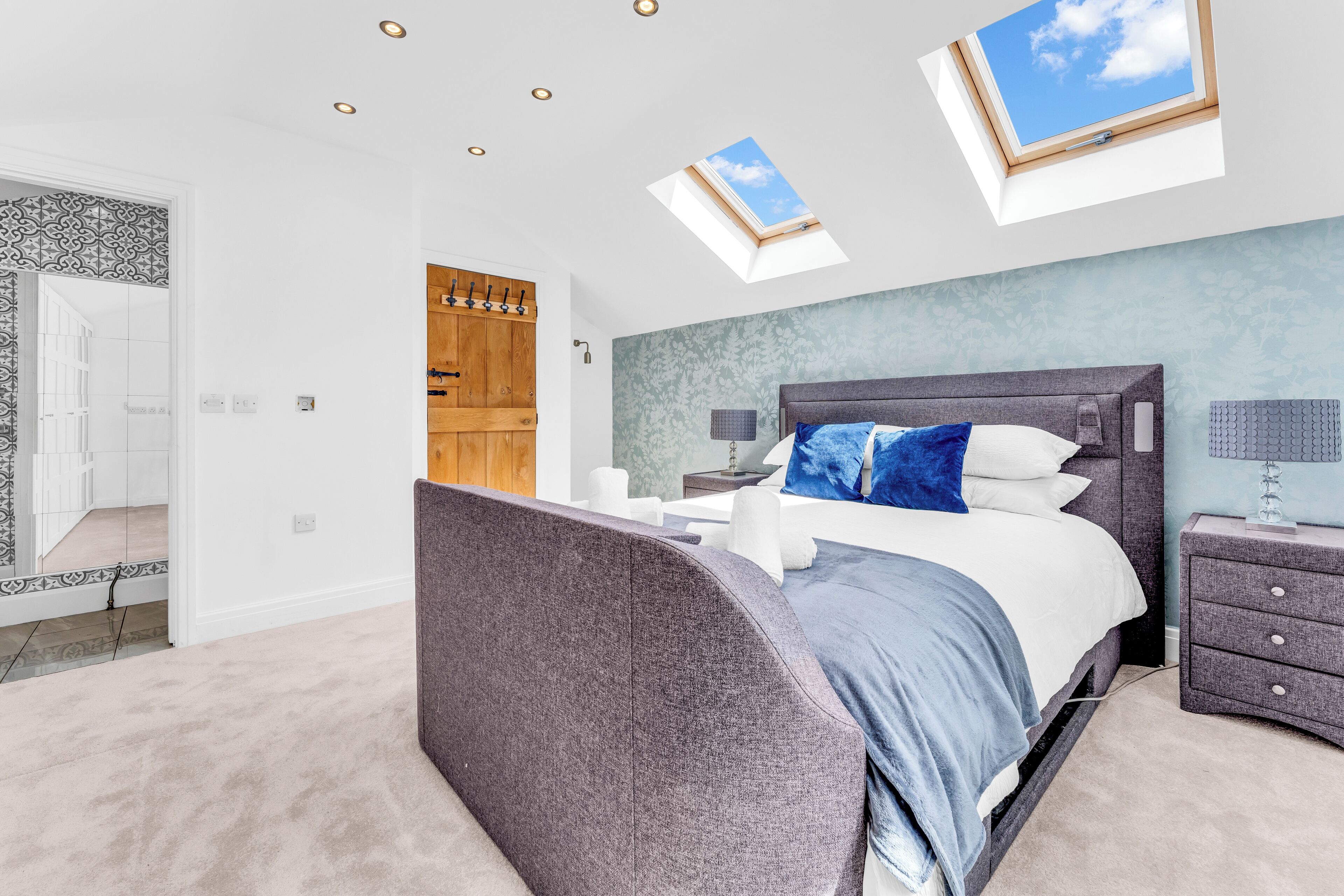 3 bedrooms, WiFi, bed sheets