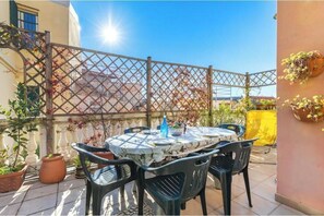 Outdoor dining - Vrbo Property (Finale Ligure)