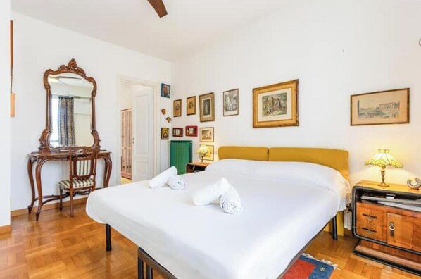 Iron/ironing board, internet, bed sheets - Vrbo Property (Finale Ligure)