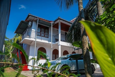 Exterior. Lakeside Villa
