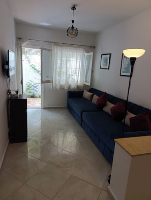 Smart TV - Munia Apartment (Rio Martin)