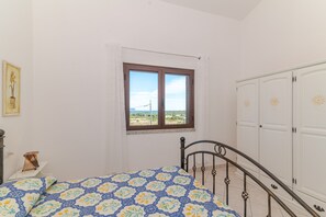 Room - Apartment 'Vista Mare Rosa' with Sea View, Private Terrace and Air Conditioning (Loiri Porto San Paolo)