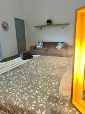 4 Schlafzimmer, Bügeleisen/Bügelbrett, WLAN, Bettwäsche
