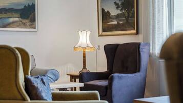 Villa, privat basseng, strandutsikt | Oppholdsområde