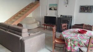 Living area - Vrbo Property (Arvert)