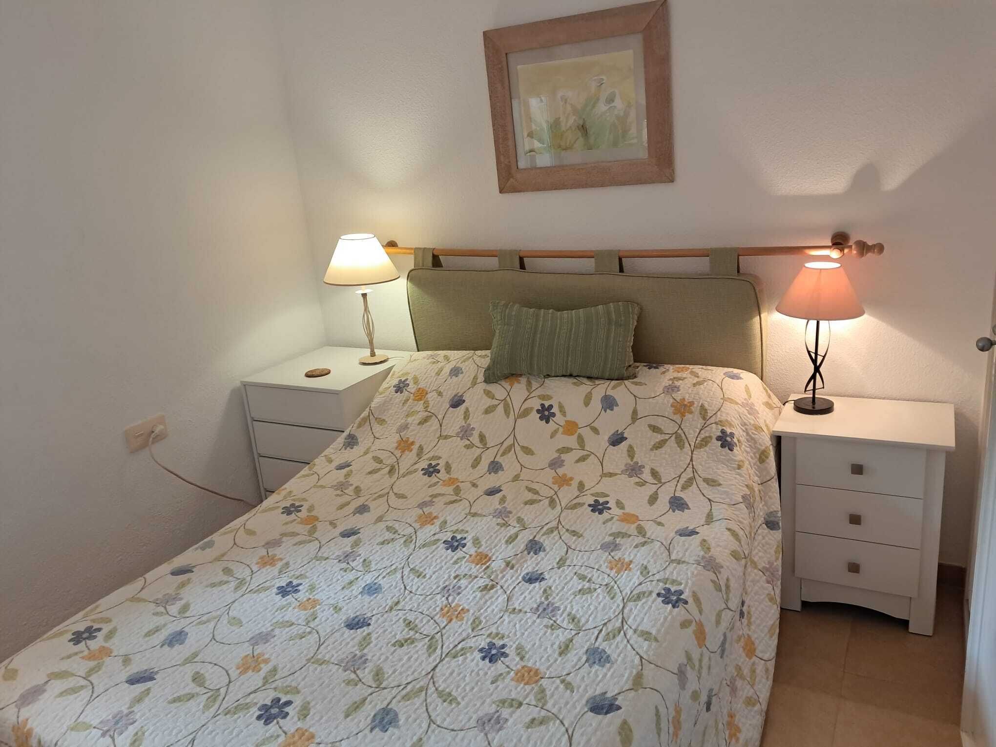 2 dormitorios, tabla de planchar con plancha, wifi y ropa de cama