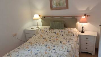 2 dormitorios, tabla de planchar con plancha, wifi y ropa de cama