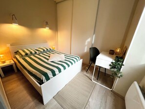 Acceso a internet y ropa de cama