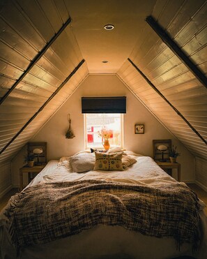 3 slaapkamers, een strijkplank/strijkijzer, wifi, beddengoed