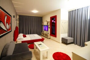 Family Apartment, Sea View | Desk - Britannia Resort & SPA (Vlorë)